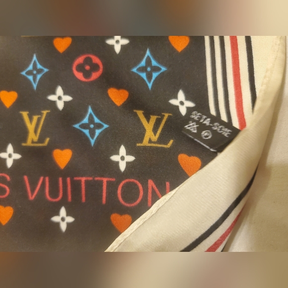 Louis Vuitton 100% Silk Monogram Scarf - Picture 5 of 8